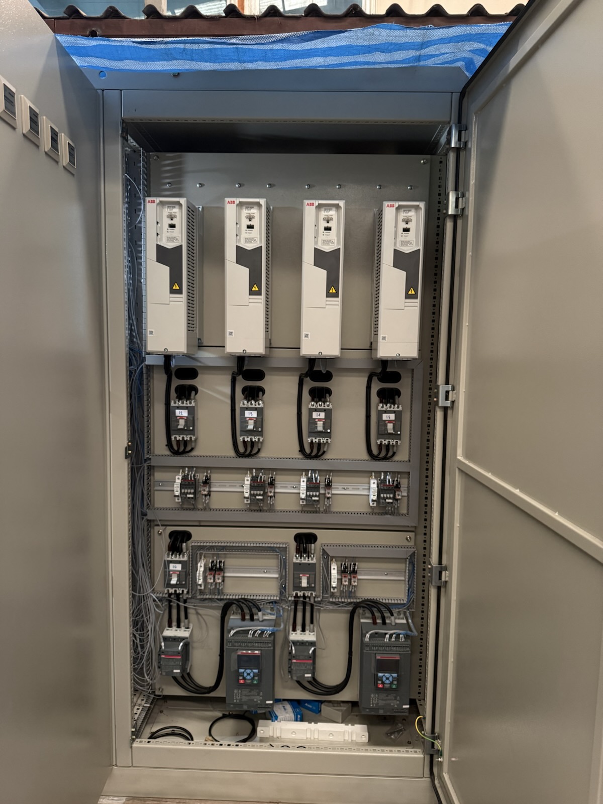 ตู้ VFD ขับมอเตอร์ 4 ชุด ประกอบโดย ES Service